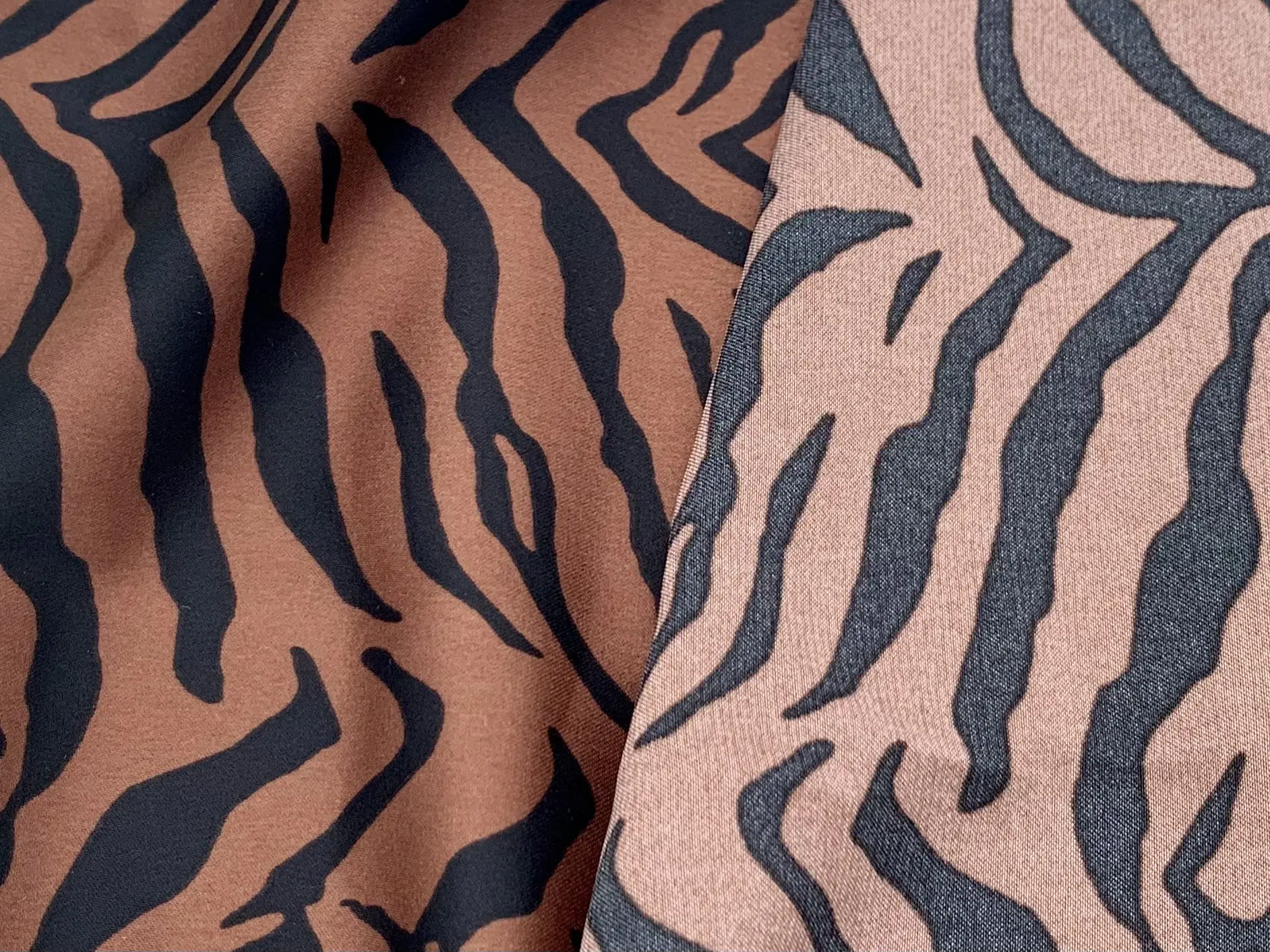 2022 New Arrival Woven Matte Twisted Satin Fabric 100% Polyester Fabric Printed Custom