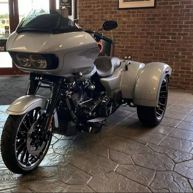 На продажу 1000 миль 2024 H a r ley Davidson FLTRT Road Glide 3 трехколесный мотоцикл