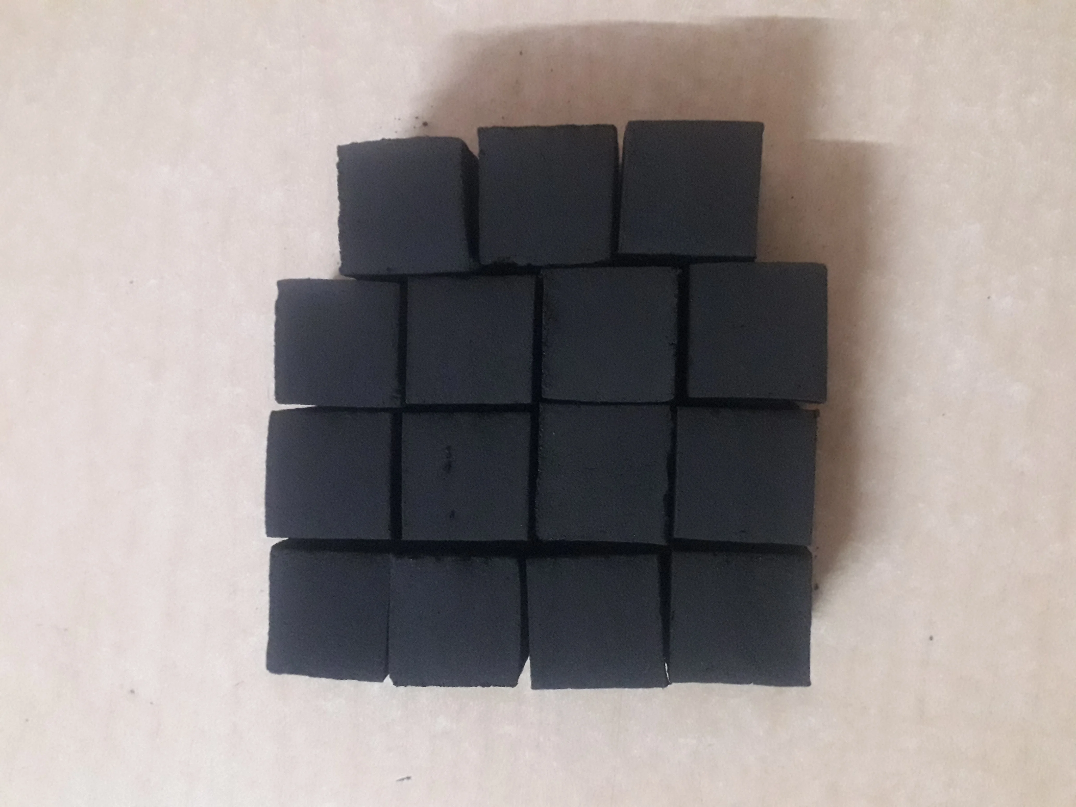 CUBE BRIQUETTE Coconut Shell Charcoal / Natural Coconut Shell Coal Briquette