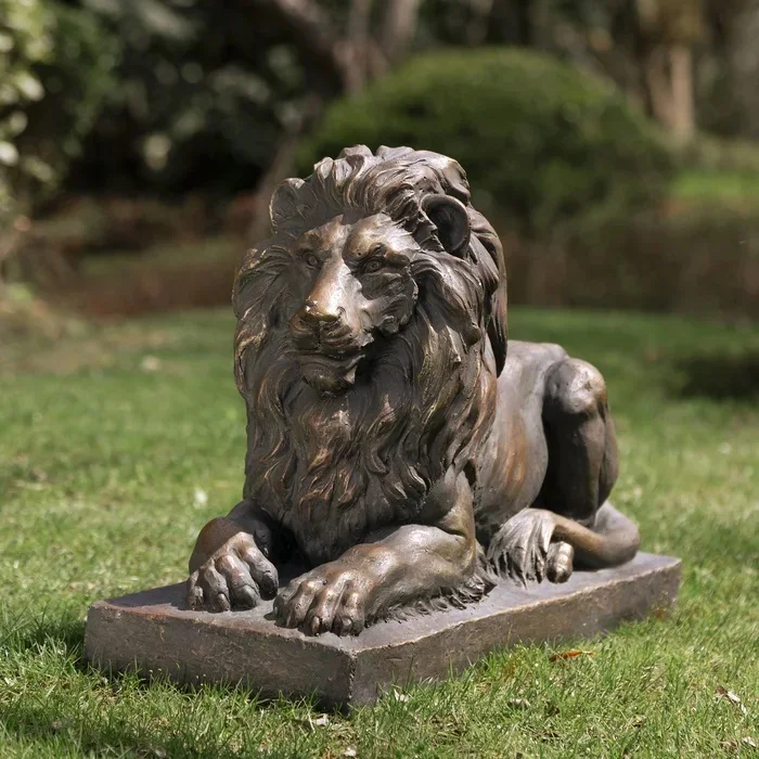Lion animals garden statue bronze