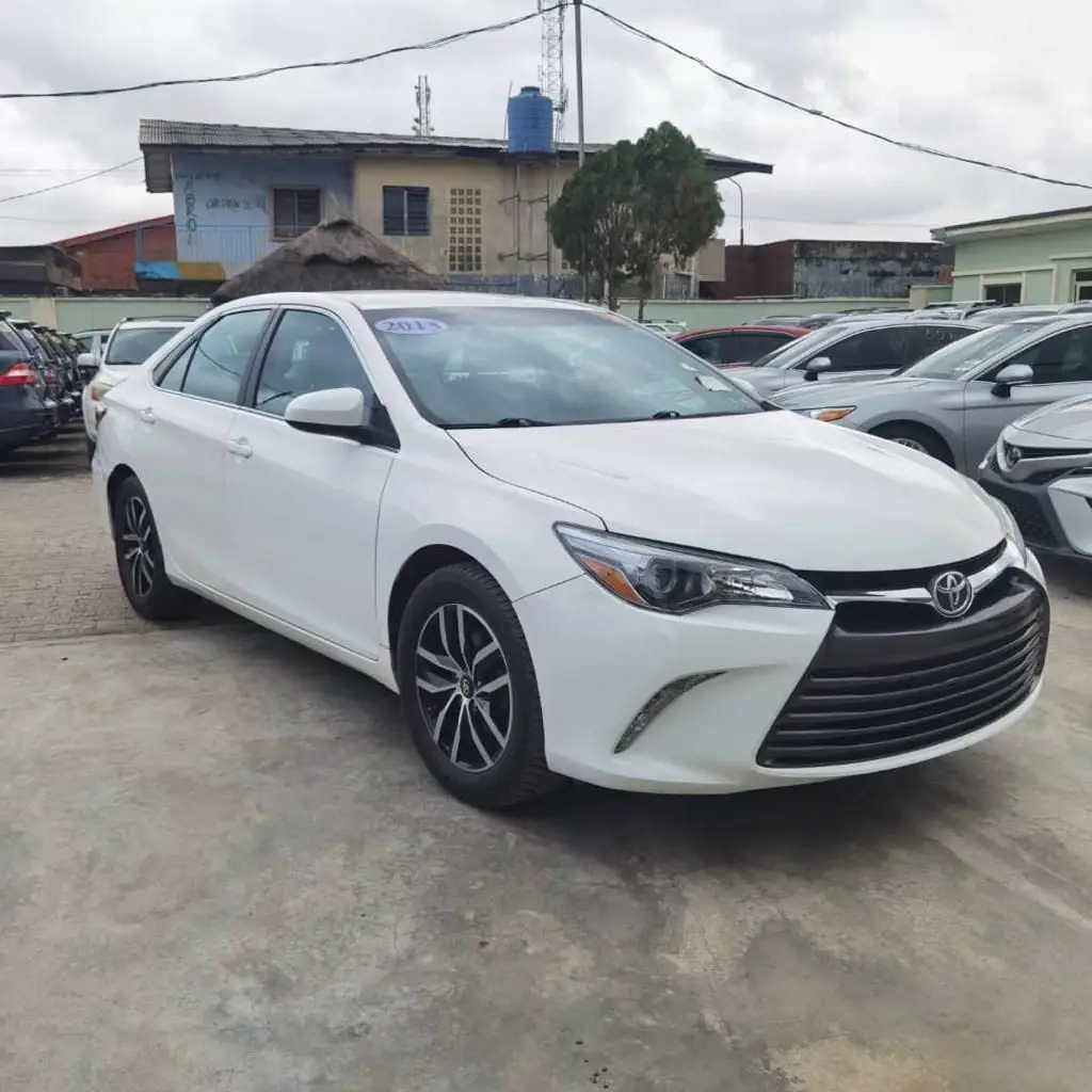 USED 2015 TOYOTA CAMRY