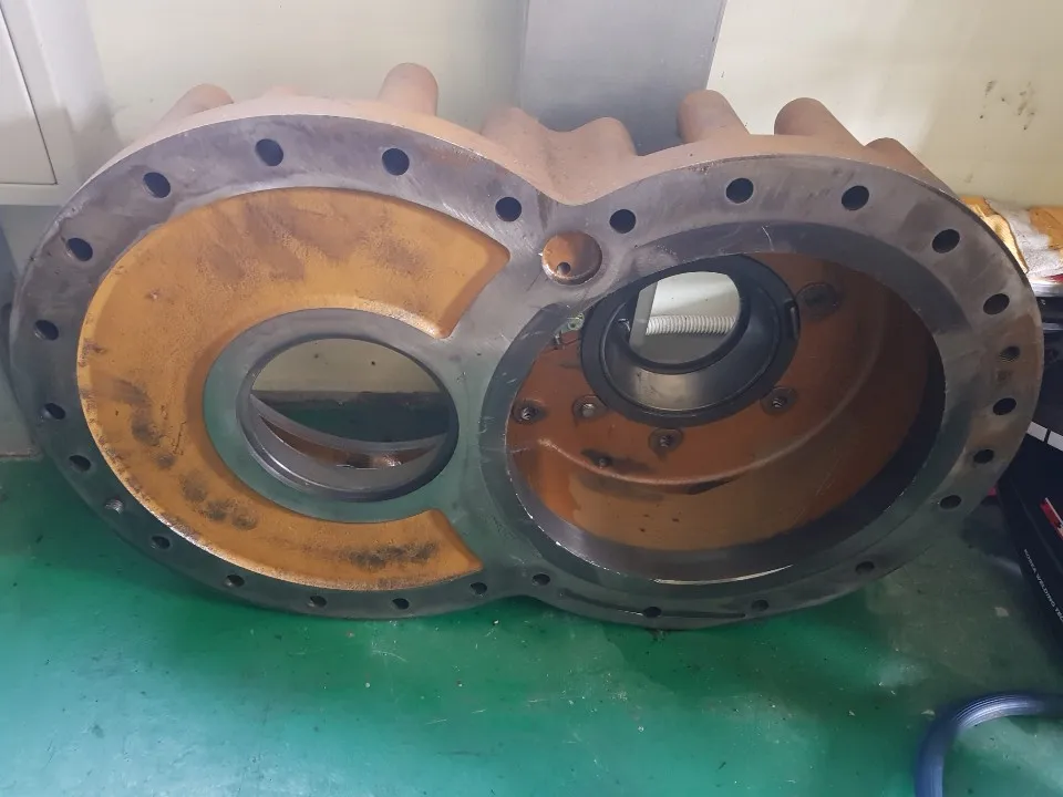 9W7394.. Case-Transfer Gear,cat used good parts.Genuin..D9N,D10N.589.D8L.D9R.Transmission.Tractor used parts..Transfer housing..