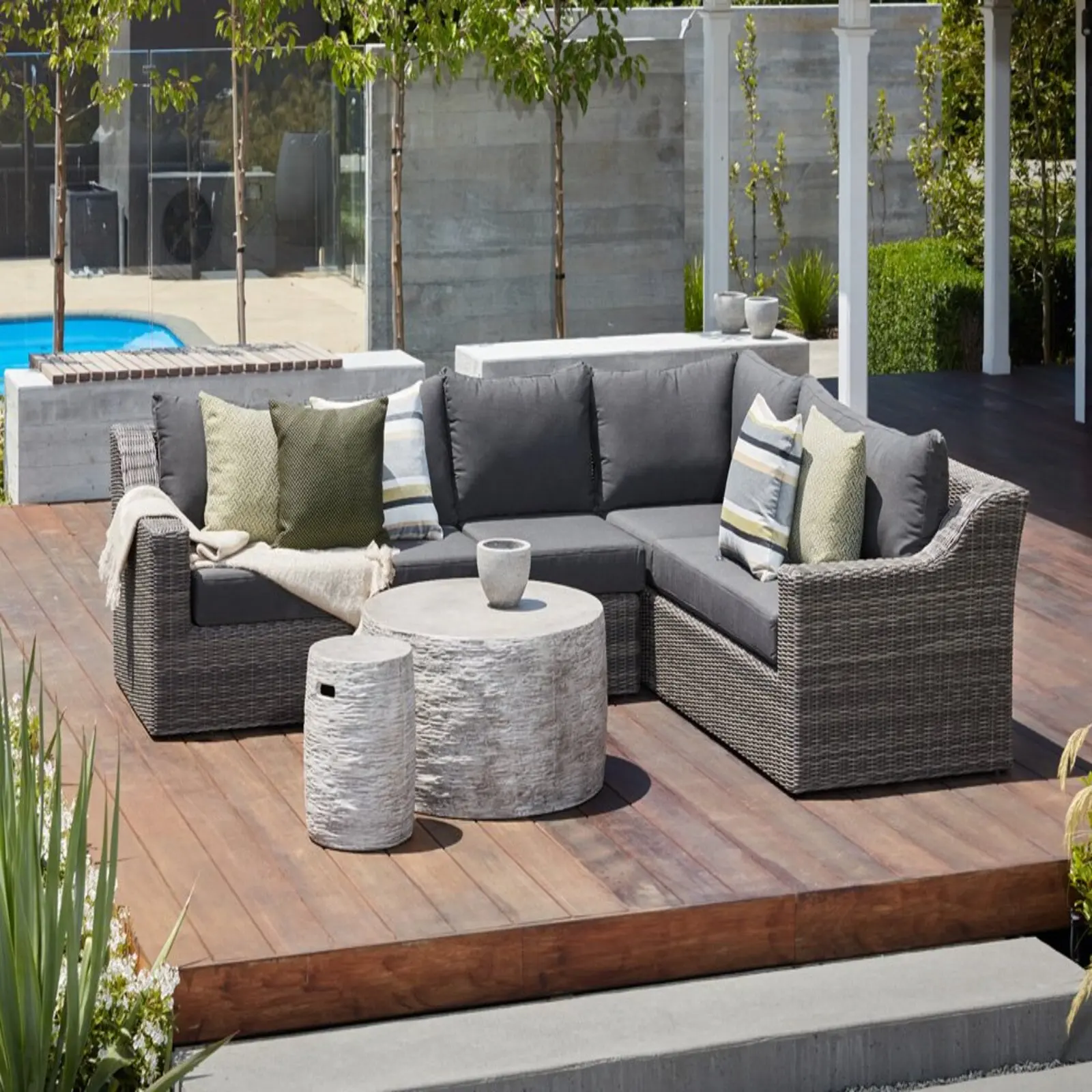 Light Luxury PE Rattan Garden Furniture Set Patio Lounge Sofa Sets Outdoor Furniture Rattan Sofa Set