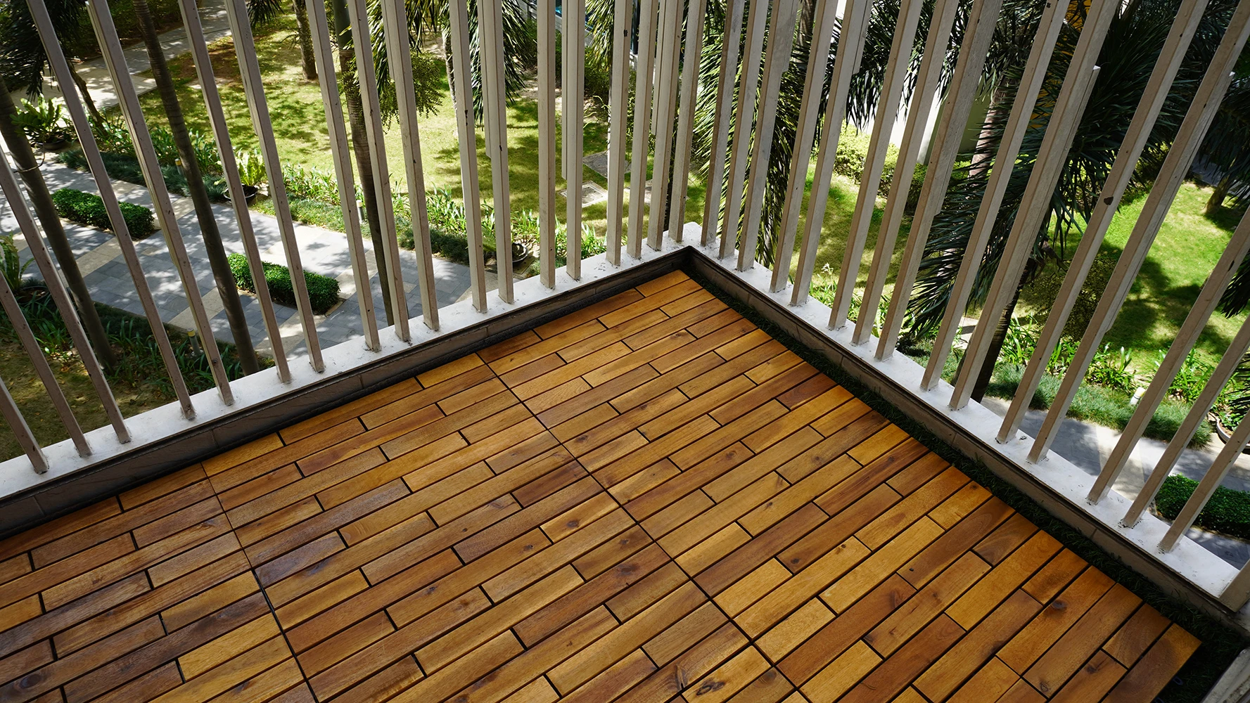 Trendy Modern Wooden Acacia Rectangle Decking Tiles 12mm Smooth Interlock Design for Easy Assembly for Outdoor Balcony Flooring