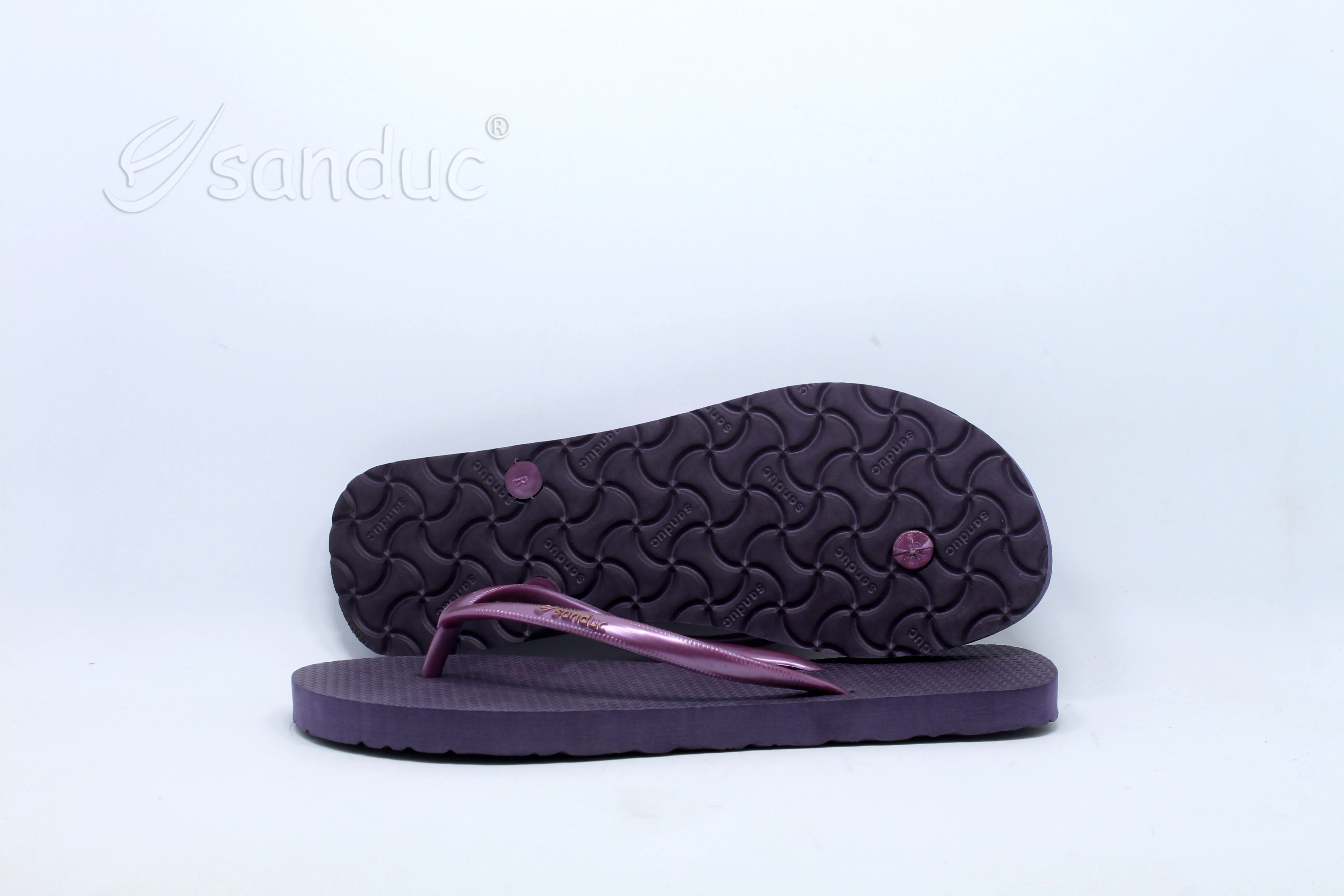Wholesale Outdoor Customized New Fashion Simple Cheap Flat Beach Thong Slipper PVC Girls Wedding Flip Flops