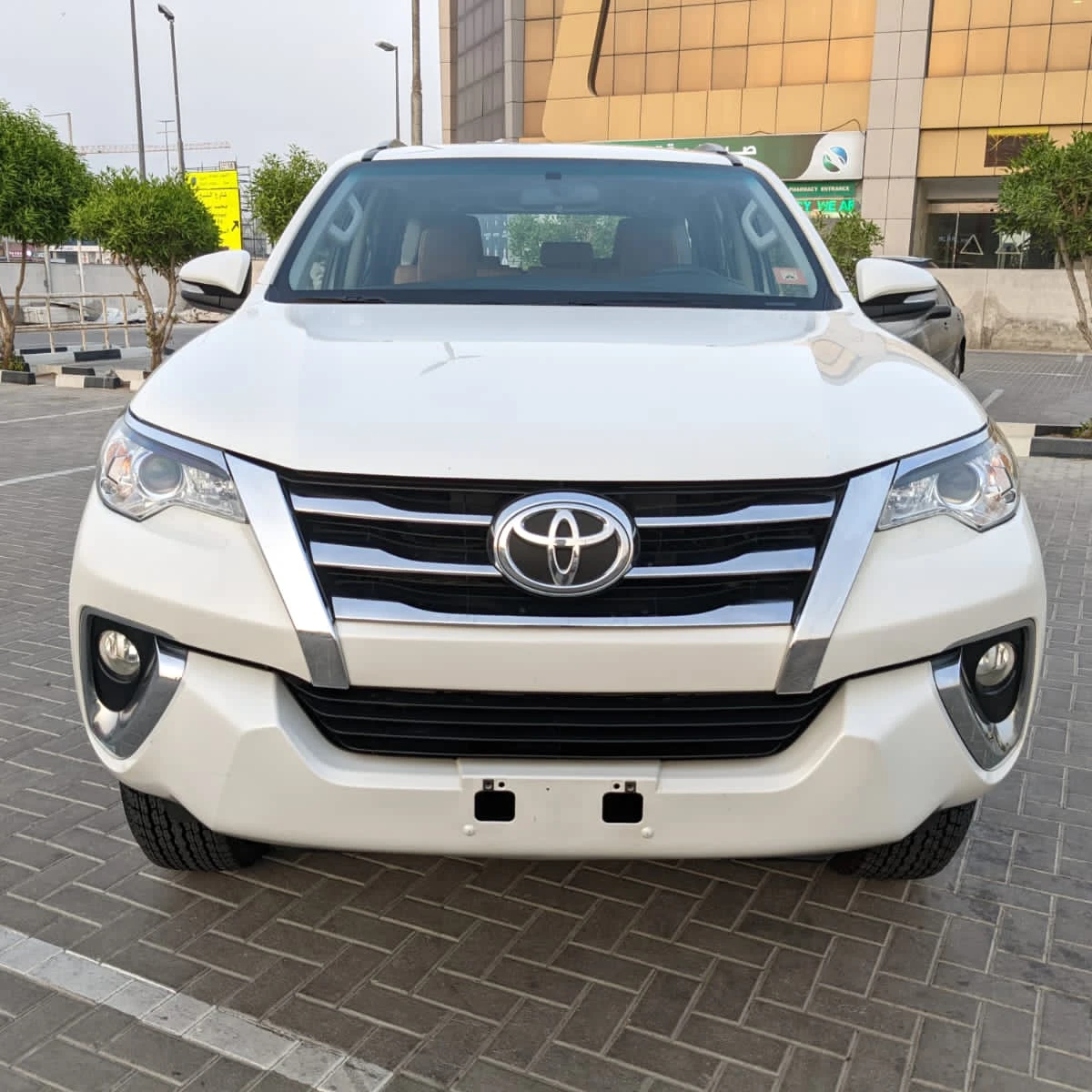 USED 2016 TOYOTA FORTUNER GCC SPECS available Right hand drive. Left Hand Drive