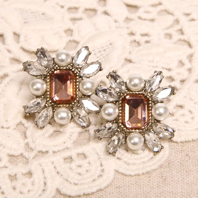 Crystal Pearl Antique Stud Earring made in Korea party wedding jewelry