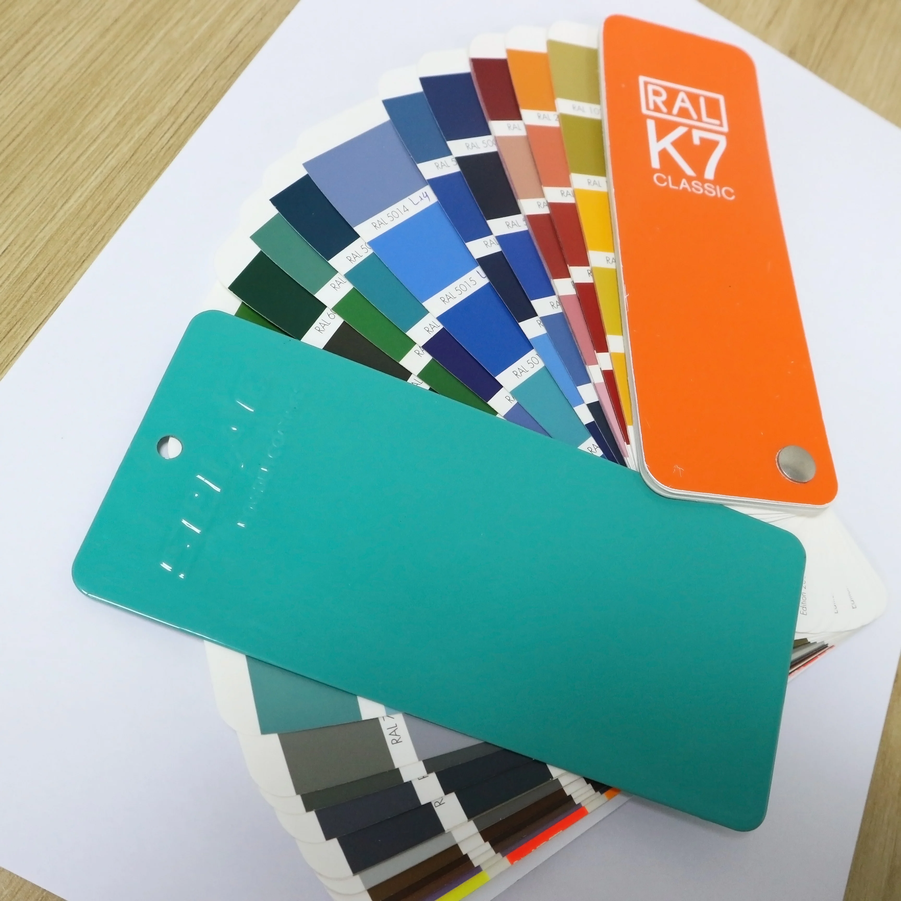 Vietnam Free Sample High Quality High Gloss Ral 5018 Electrostatic Powder Coatings Spray Paint for metal furniture