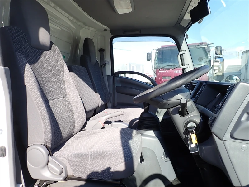 Japan Wholesale Second Hand Used Truck ISUZU ELF Wing Van