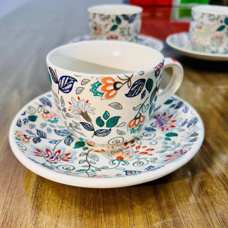 Turkish Luxury 24-Piece Fine Bone China Dinnerware Set round Decal Design Classic Style Ceramic arabic cup saucers set