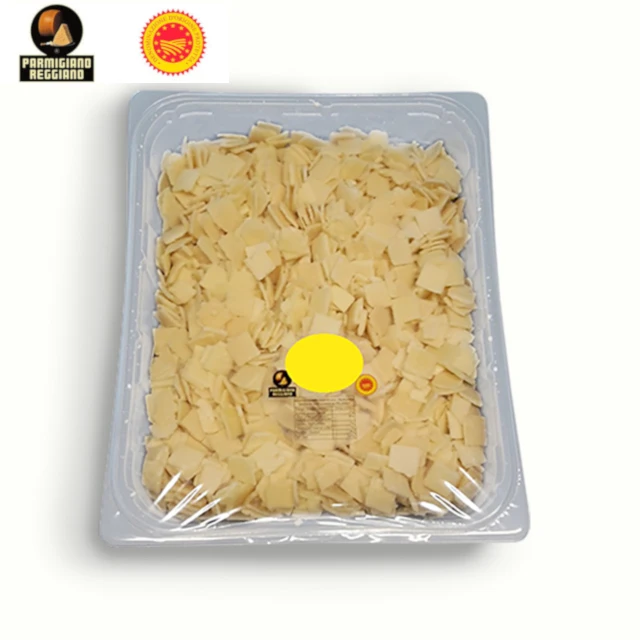 Top quality made in Italy slow maturation 1 Kg. shredded Parmigiano Reggiano hard italian cheese