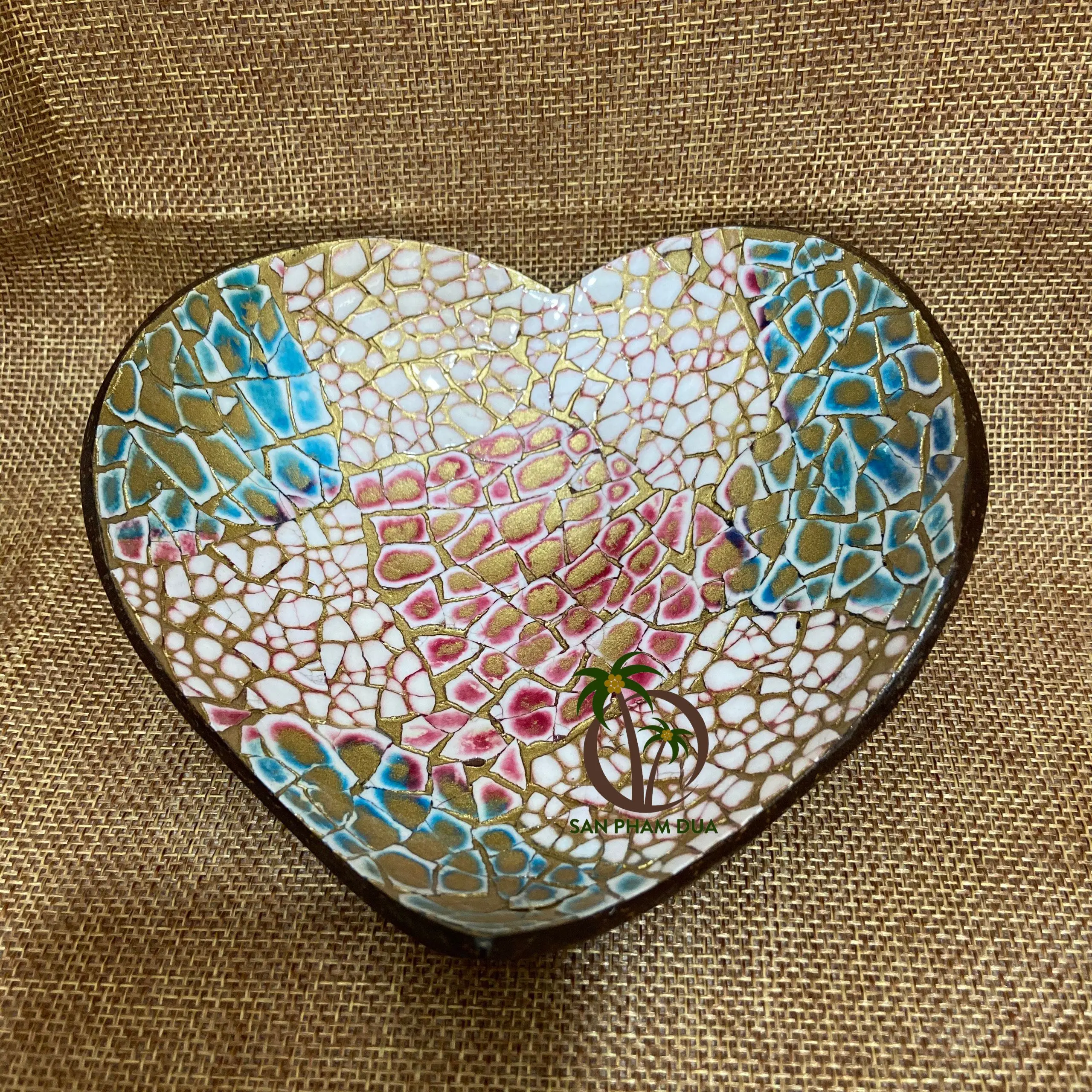 Heart Coconut Lacquer Bowl Handicraft Products Natural Coconut Shell Lacquered Bowls Coconut Bowl Seashell EggshellFrom Vietnam