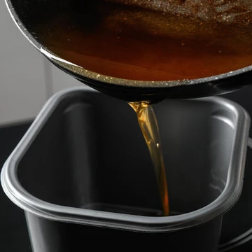 UCO Used Cooking Oil for Biodiesel Waste Vegetable Oil Grade Vehicles Standard Application Hot Sales Price ASTM