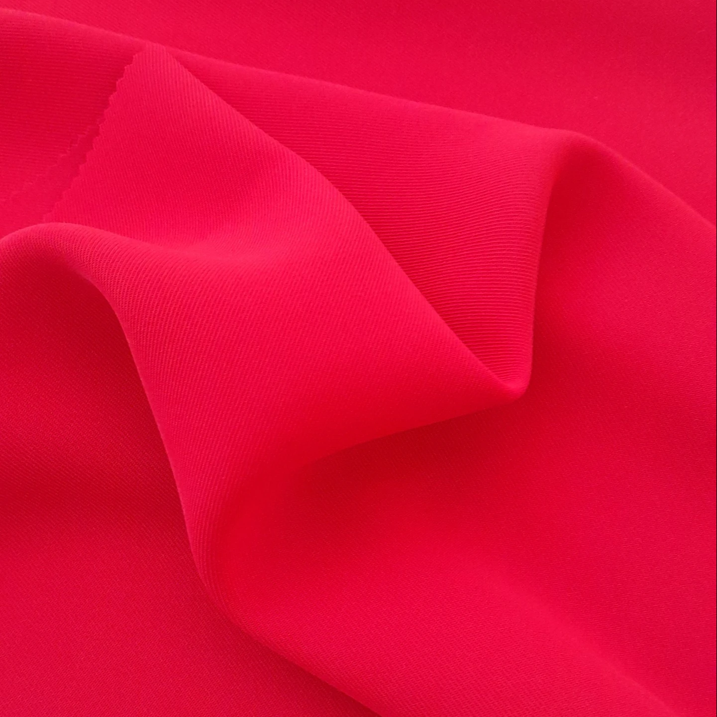 WHOLESALE POLYESTER PLAIN DYED WOVEN FABRIC VIETNAM CHEAP PRICE WHOLESALE FOR CLOTHING FABRIC TEXTILE M983U MADE IN VIETNAM