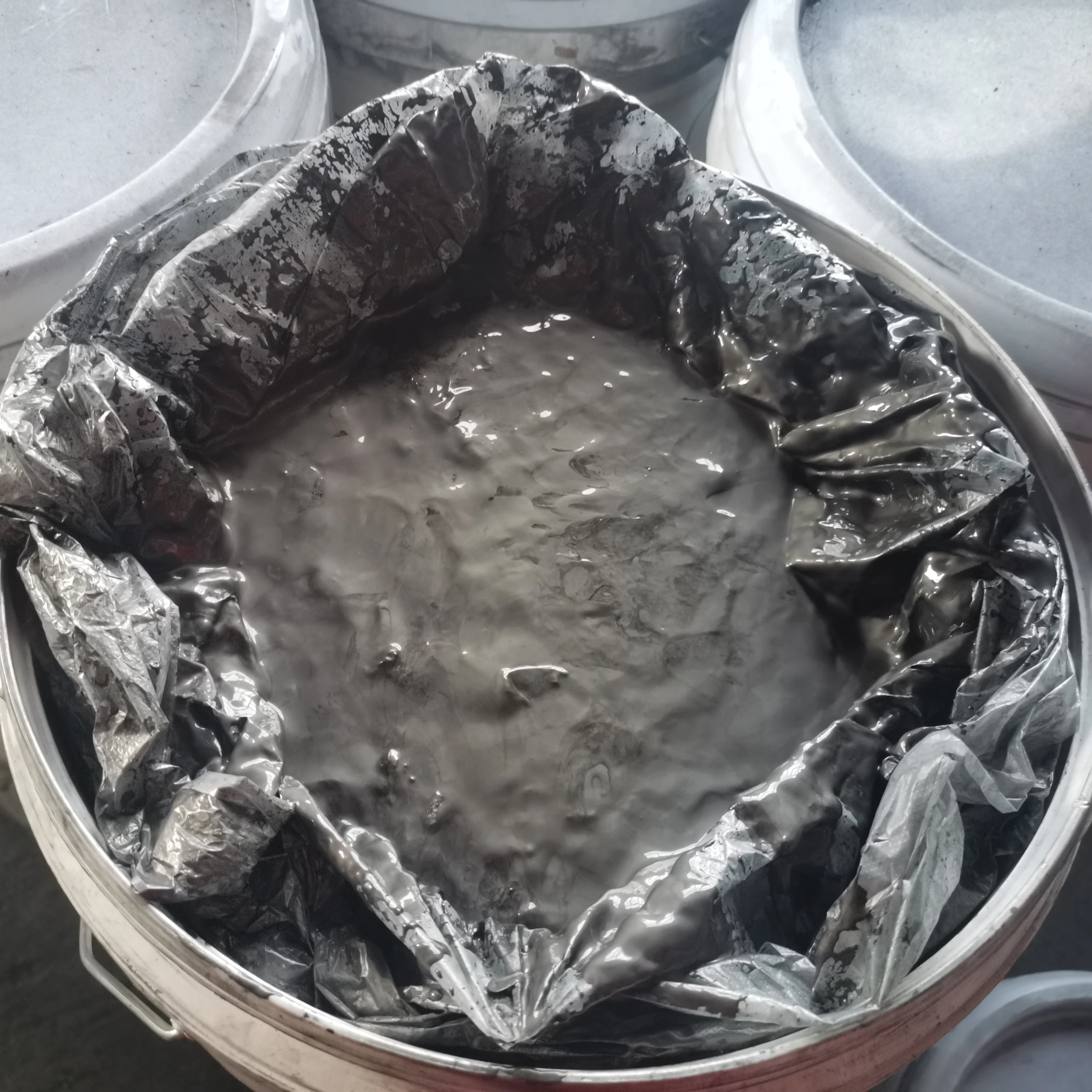 Graphite Emulsion for forging and mold release, made in China, quality assurance