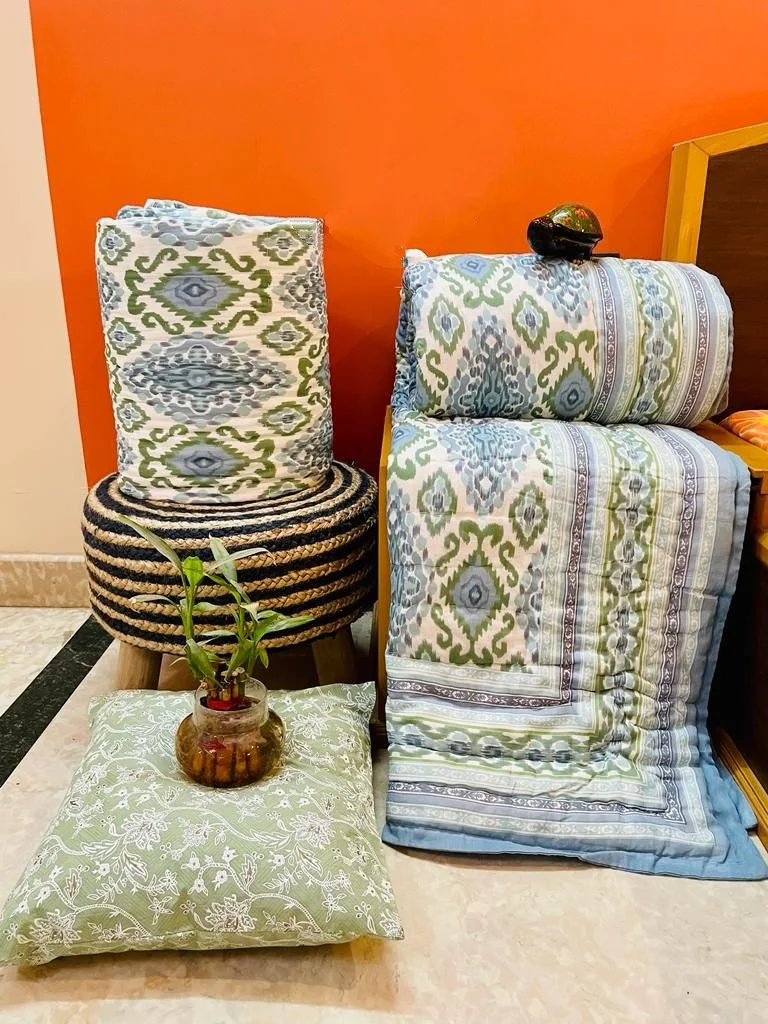 Односпальное одеяло ручной работы на заказ с наволочками 16x16 дюймов из чистого хлопка яркого цвета красивым принтом