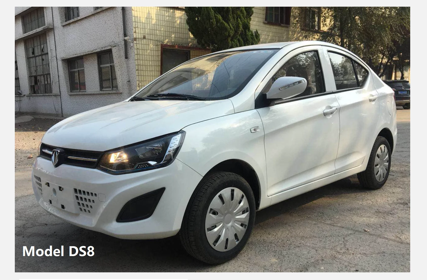 Fast charge time left steering 5 seats front suspension electric car engines New Energy with tire size 165/70R13