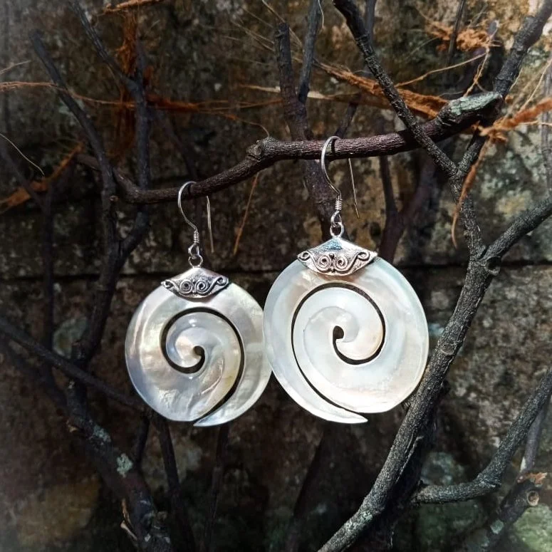 NY-ER133-Silver Earrings With MOP Tribal Art Shape Fashion Luxury Famous Designer Brands Jewelry High Quality