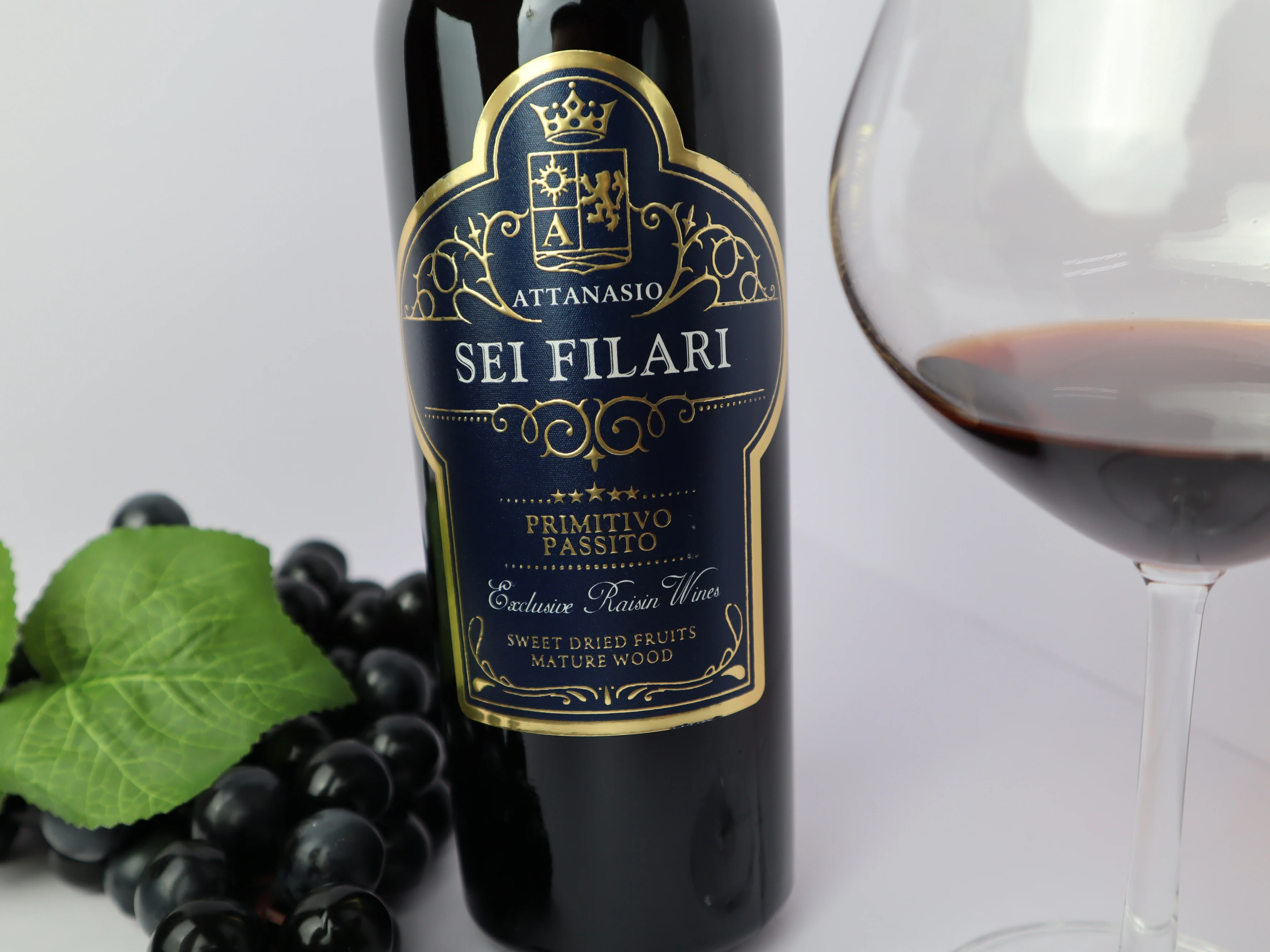 Винтажная бутылка, хорошая упаковка дубовых бочек, другие напитки Attanasio Sei Filari Primitivo Passito, вино из Италии