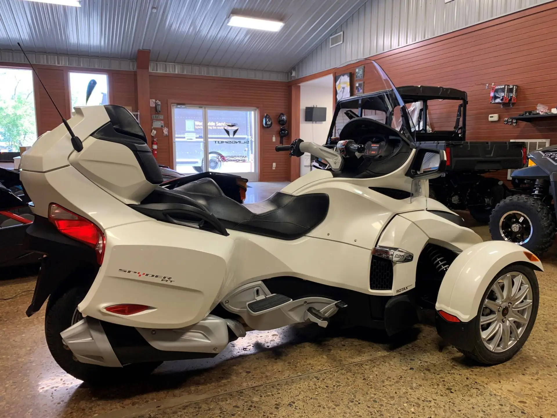 2017 2018 2019 2020 Hot Sale CanAmssi Spyder RT SE6 Trike Electric Tricycle