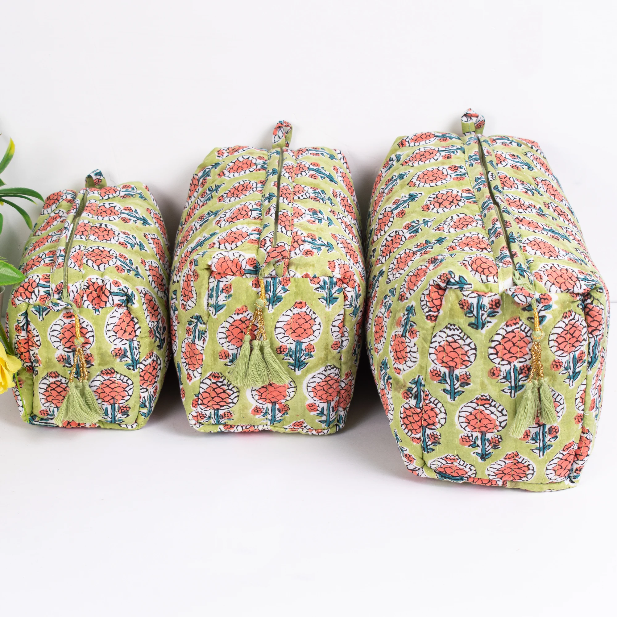 Professional Recycled Woman Cosmetic Organizer Indian Floral Block Printed Quilted Cotton Makeup Bag Set 3 Pieces Wholesale