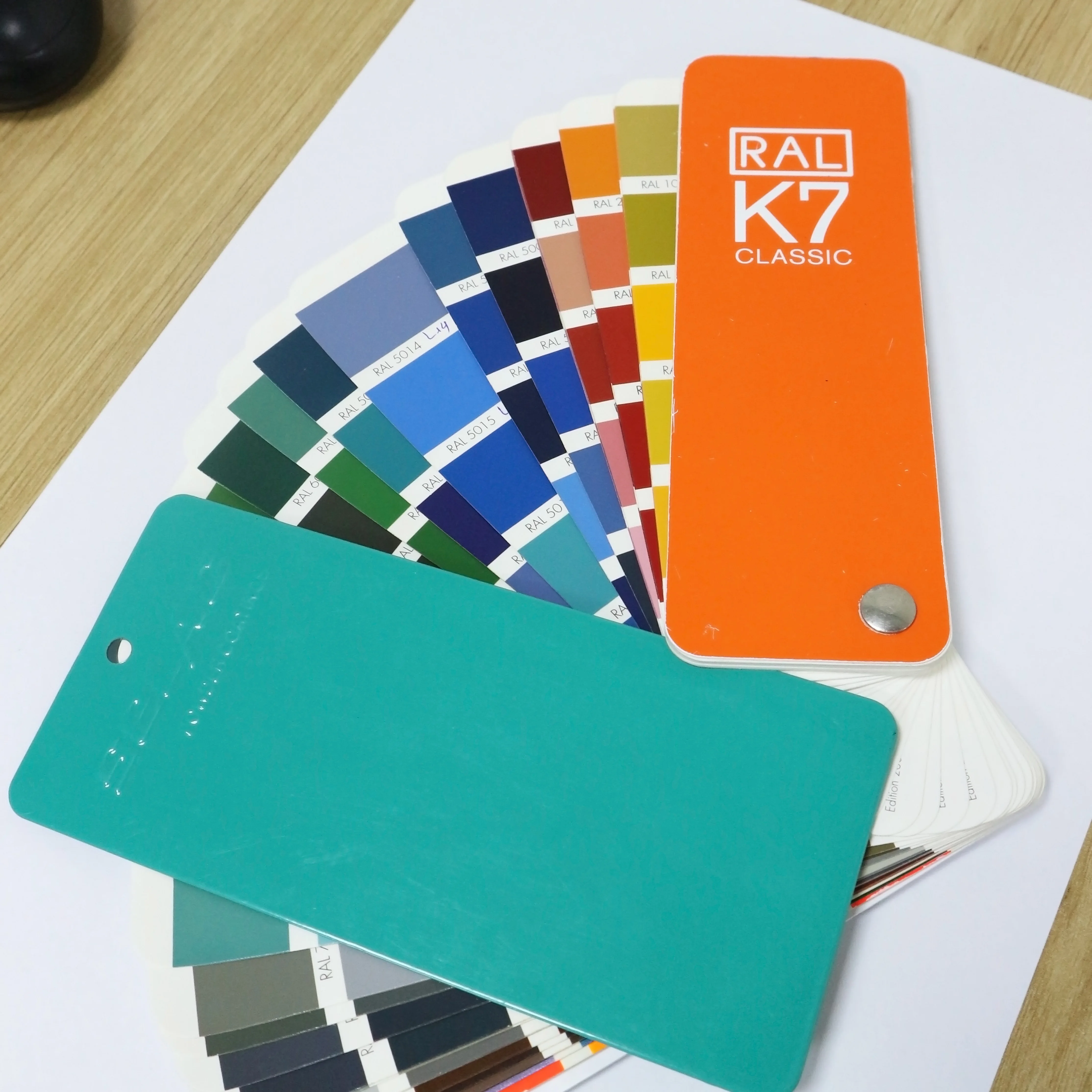 Free Sample High Quality Weather Resistant High Gloss Ral 5018 Electrostatic Powder Coatings Spray Paint for metal