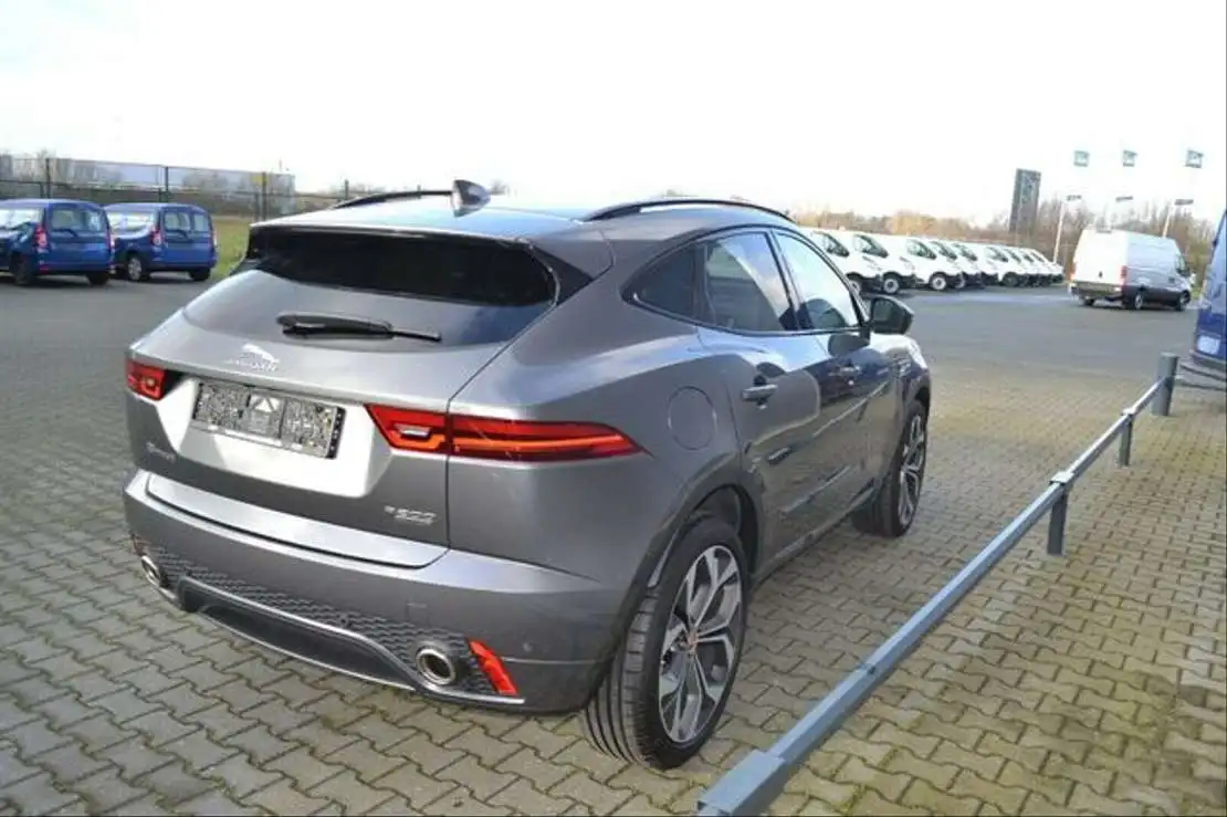 2019 Used Right Hand Drive JA GUAR Pace SUV Mini Jaguar Manual Gearbox 4L Turbo Engine R18 Tires Hydraulic Leather Fabric
