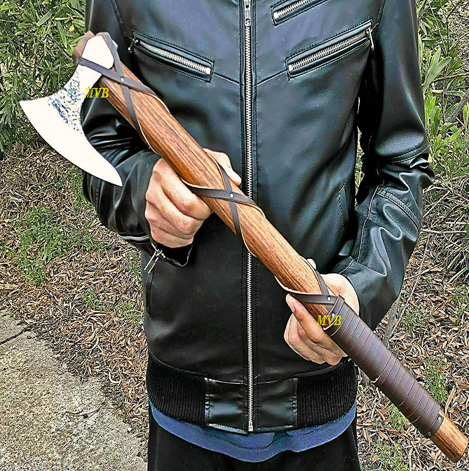 CUSTOM HAND FORGED CARBON STEEL VIKING TOMAHAWK HATCHET AXE with engraved beautiful handle leather sheath