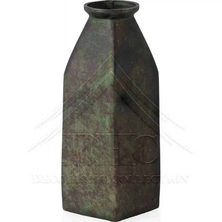 Hot-selling Wholesale Price Unique Shape Metal Flower Vases for Home Wedding and Party Decor
