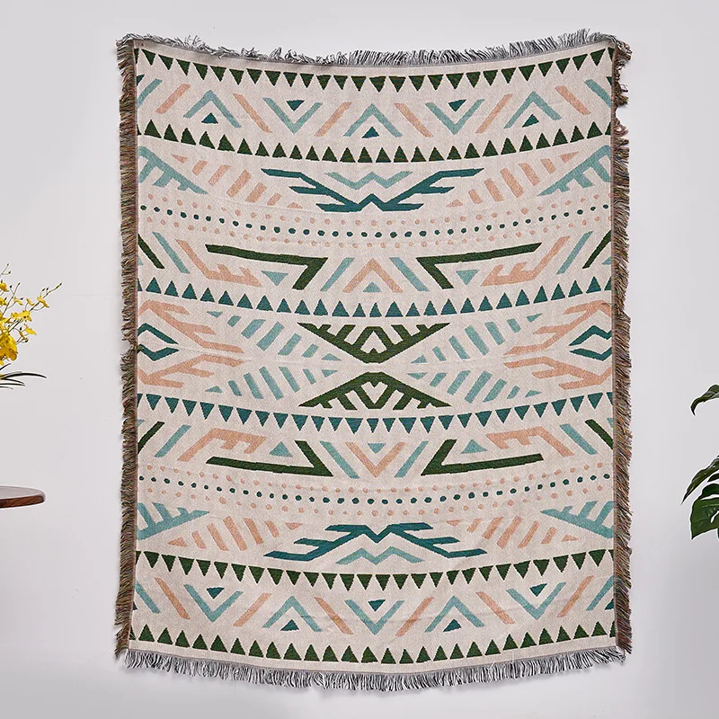 Hotsale High Quality Customizable Wool Picnic Blanket Multifunctional Christmas Tapestry Woven Tassel Wearable Bed Travel Animal