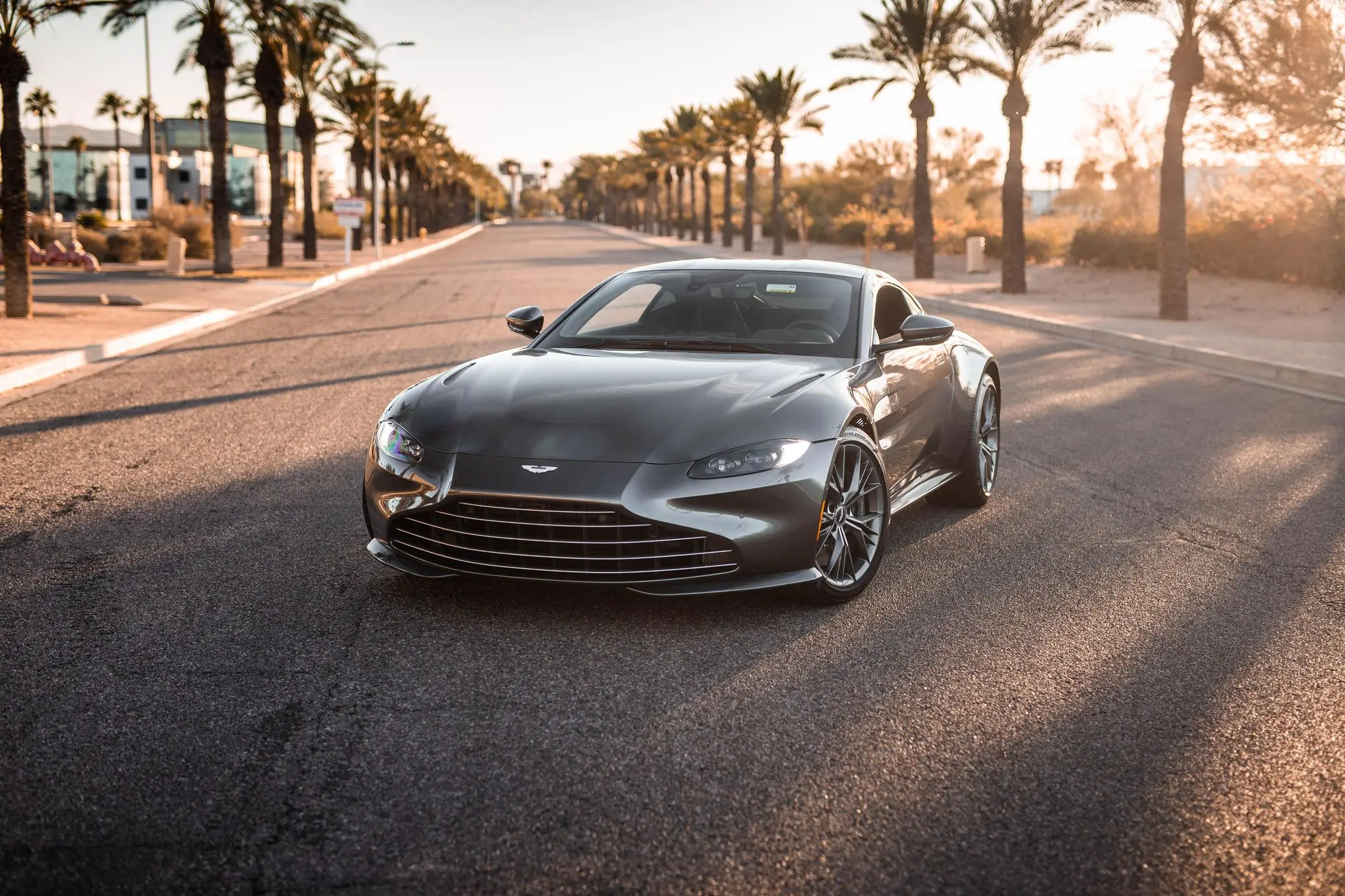 Аккуратно использованный 2021 Aston Martin Vantage