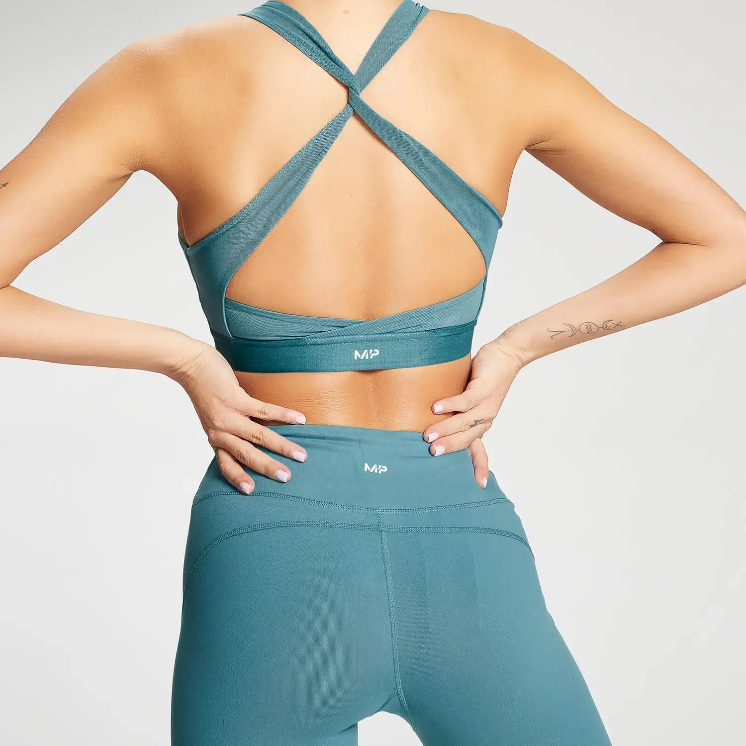 Удобный спортивный бюстгальтер с полной поддержкой для женщин со встроенной майкой средней длины легкий