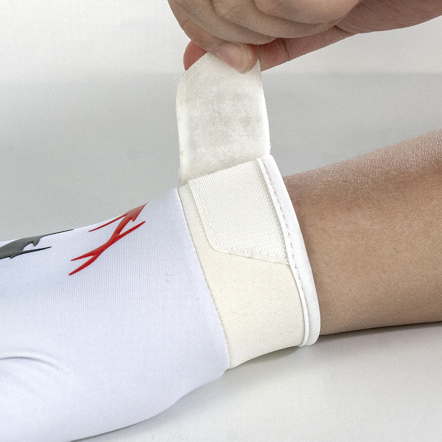 Best Selling Premium American Football Gloves Men Women Anti Slip Excellent Grip Receivers Gloves