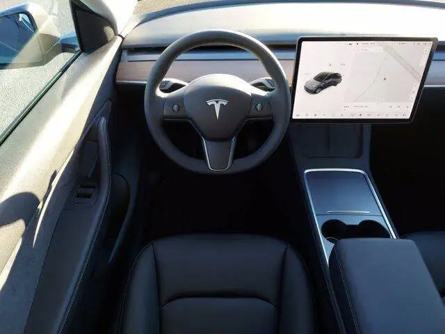 used 2021 Tesla Model Y AWD Long Range 4dr Crossover  253 miles