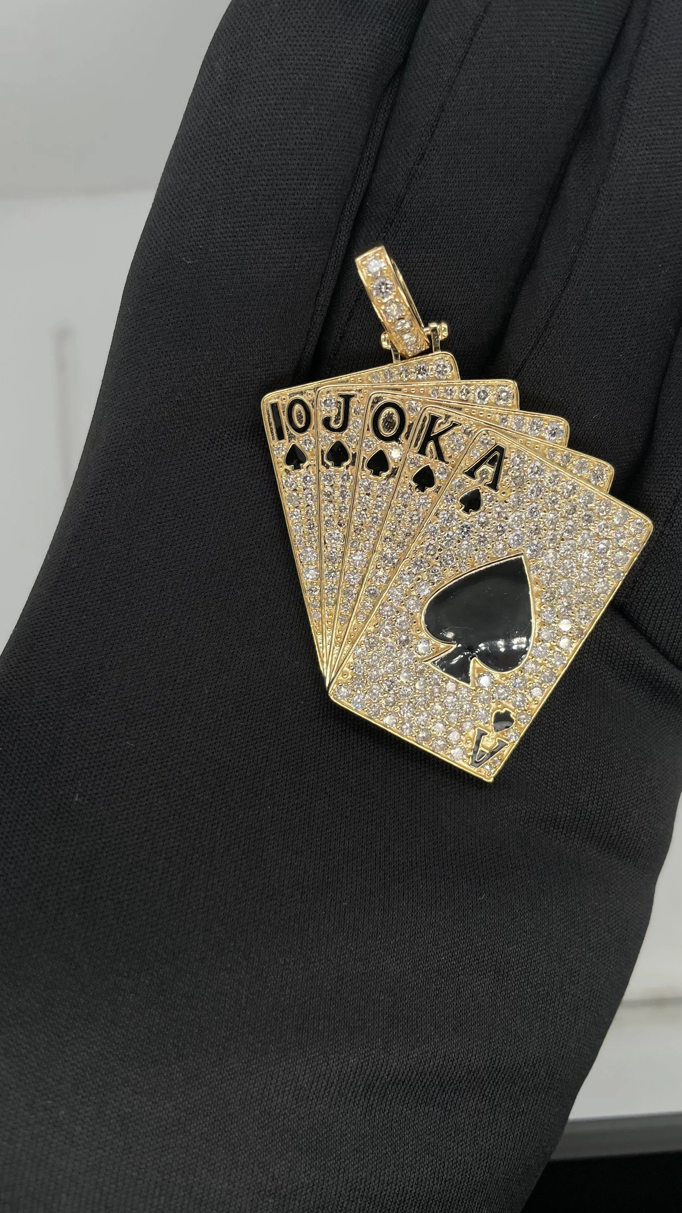 10KT HIP HOP REAL DIAMOND PENDANT STUDDED WITH 4.25 CT MADE IN 20 GRAM GOLD UNISEX PENDANTS PARTY WEAR
