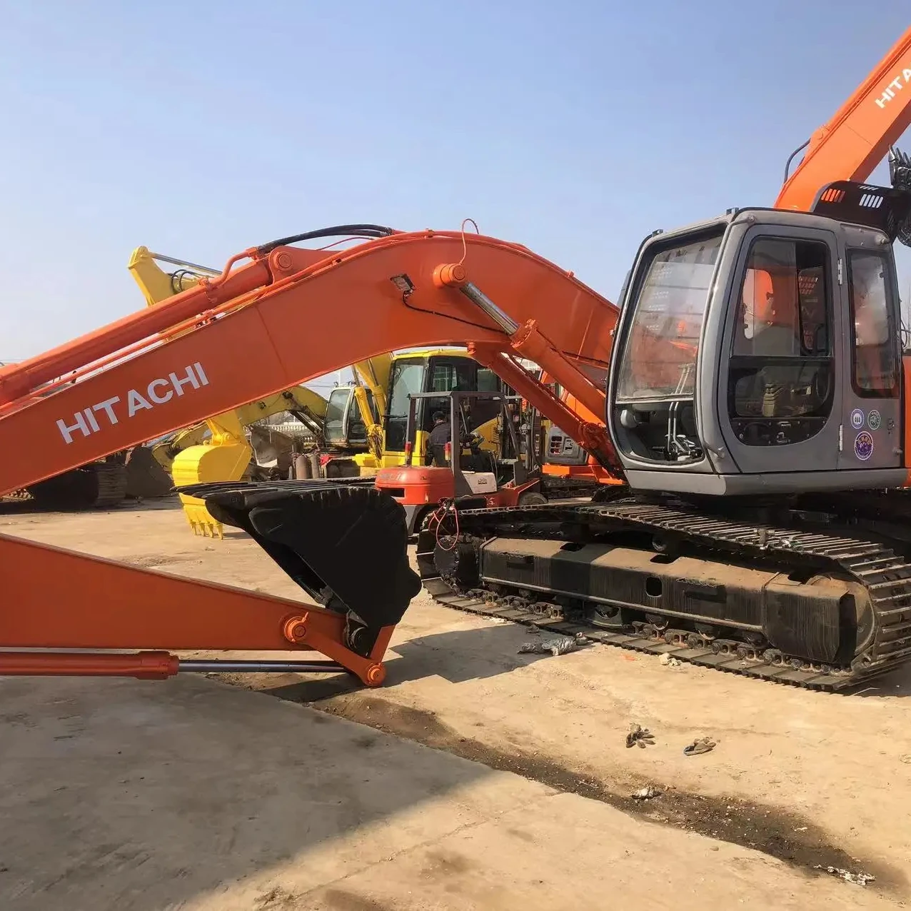 Original Japan Hitachi ZX200 Excavator Hitachi Excavator in Low Price for Hot Sale