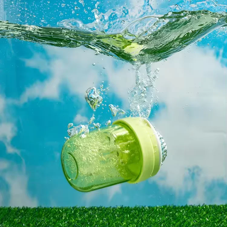 Small Automamtic stirring mug for protein, coffee mixes