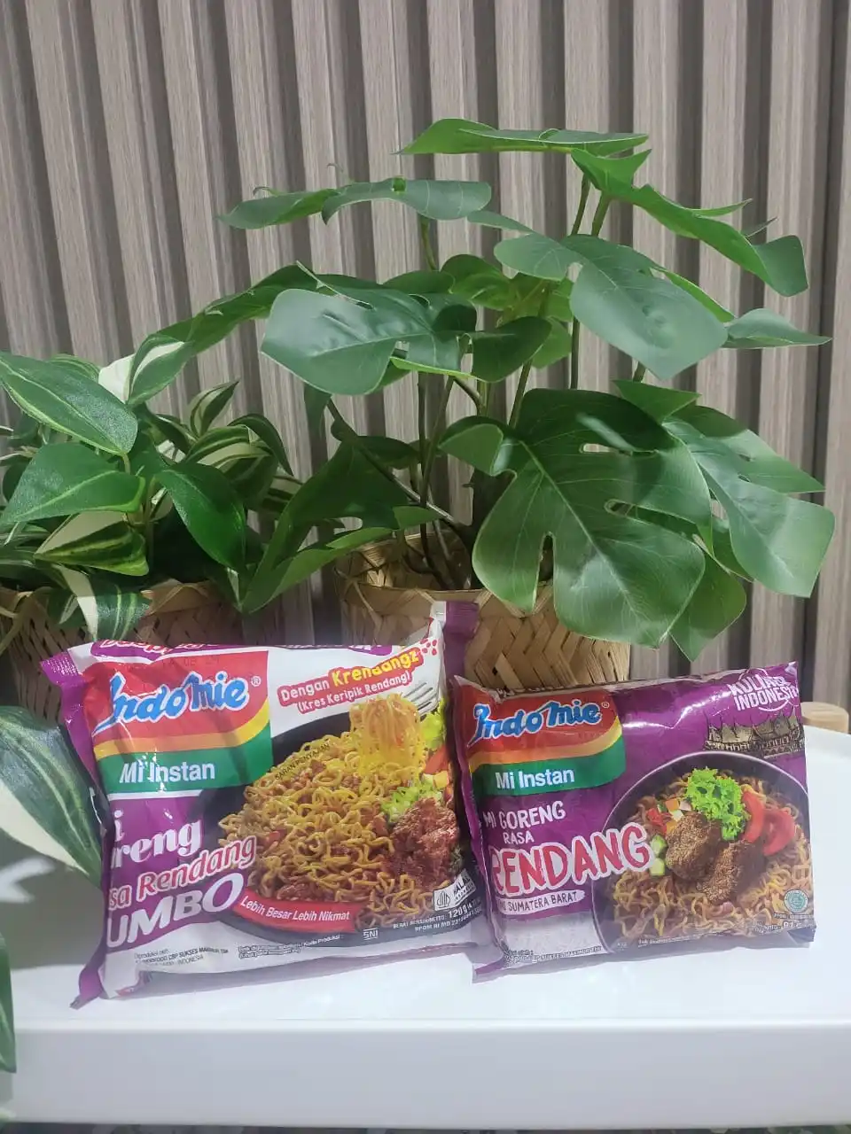 Branded Instant Noodle Stir Fry Beef Rendang Flavor Jumbo 120gr From Indonesia