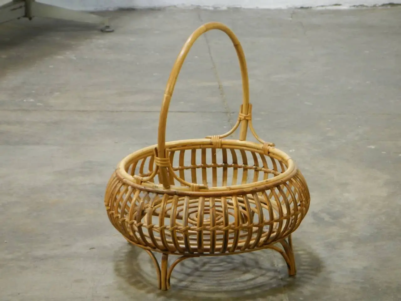 Round Rattan Fruit and Vegetable Basket in Large Size with Stylish Design Perfect for Home Food Storage in the Kitchen