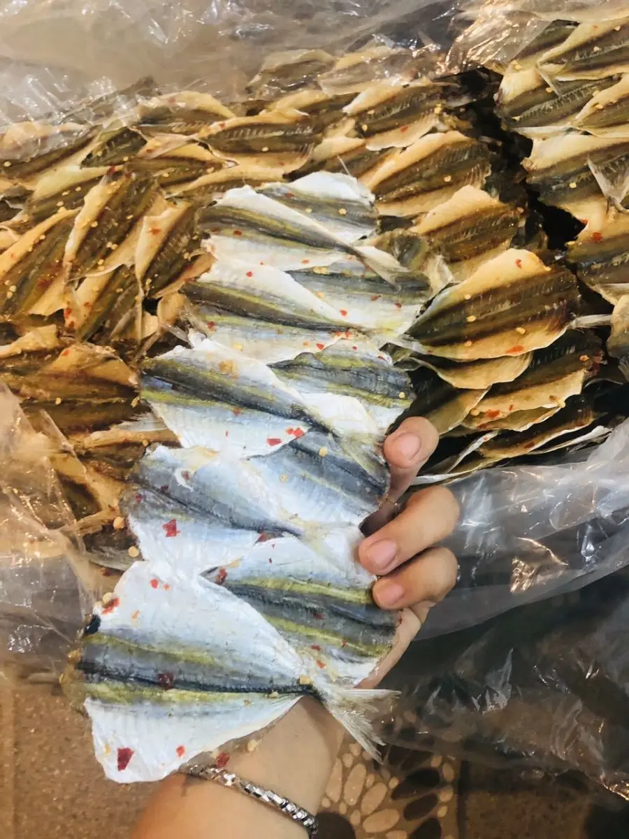 Best Price Seafood Dried Yellow Tail Fish No Additives Cutting Head Dried Stripe Yellow Fish From Vietnam