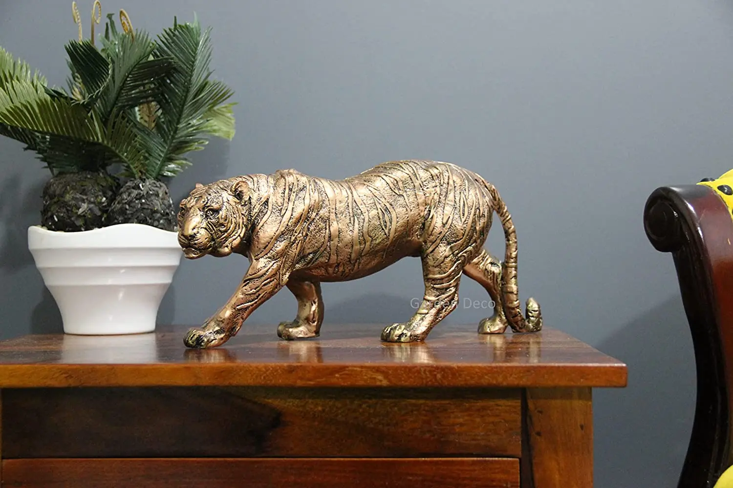 Tiger Antique Gold Aluminum Statue Sculpture For Table Decor Luxury Design Sculpture For Home and Office Best for Gift