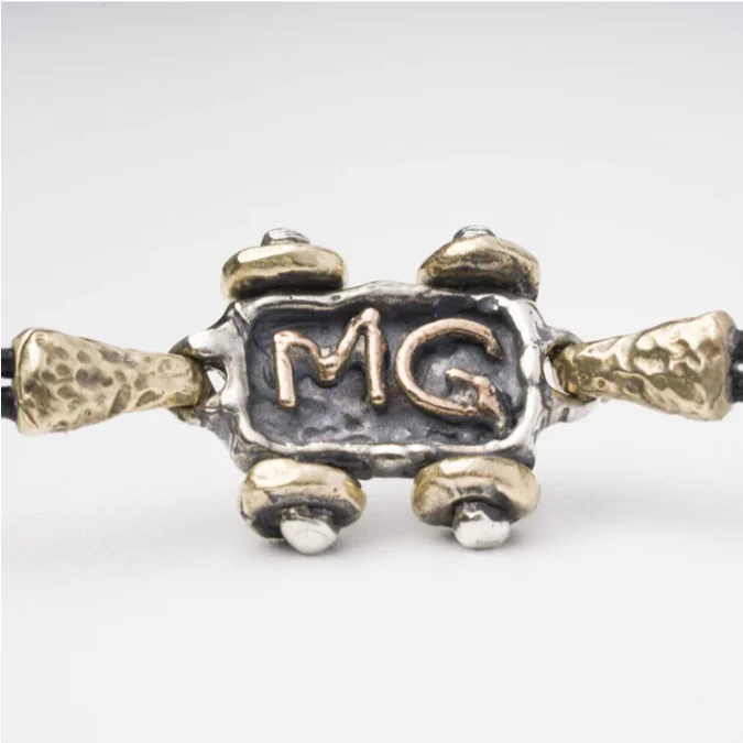 Unisex lettering bracelet with 925 silver cart and bronze leather cord