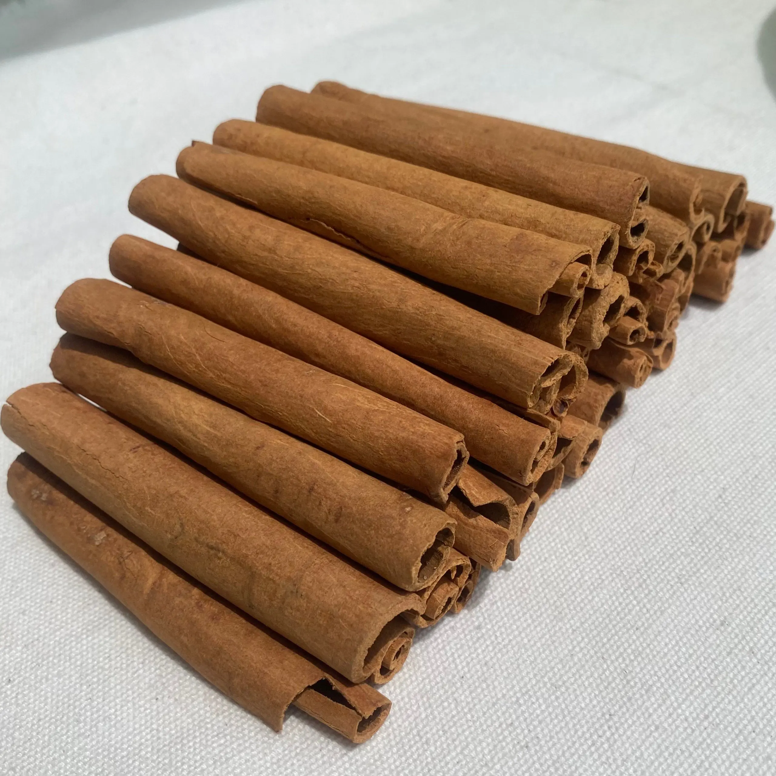 Bulk Strong Flavor Vietnam Cinamon Stick Hight Quality Spices Best Price Factory  in Vietnam 100% Pure Wholesale