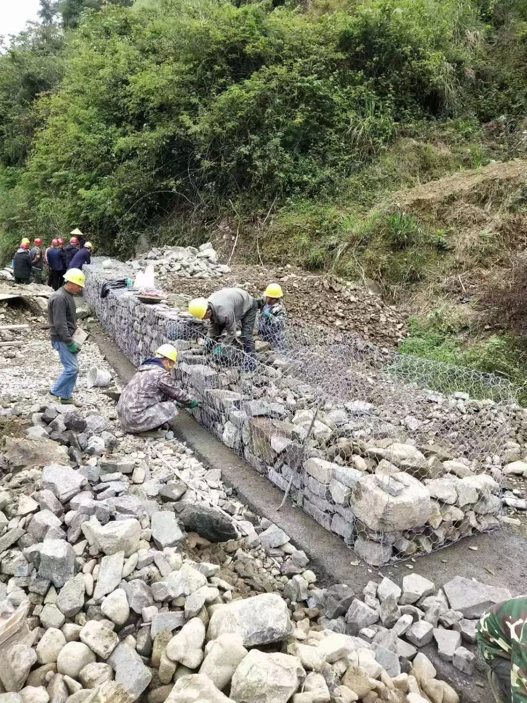 Galvanized welded gabion box wire mesh retaining wall riverbank/gabion blue landscape garden decoration1*1*1m