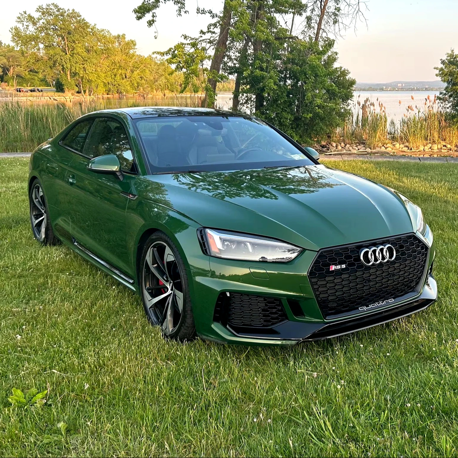 2018 Au-di RS5 купе 444-hp Turbo V6 AWD высокооборудованная зеленая металлическая немодифицированная Автоматическая (8-ступенчатая) Коробка передач