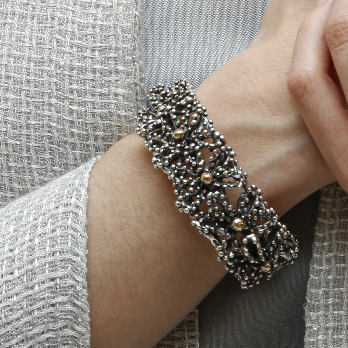 Woman jewellery open bangle flowers elements best quality 925 sterling silver and bronze