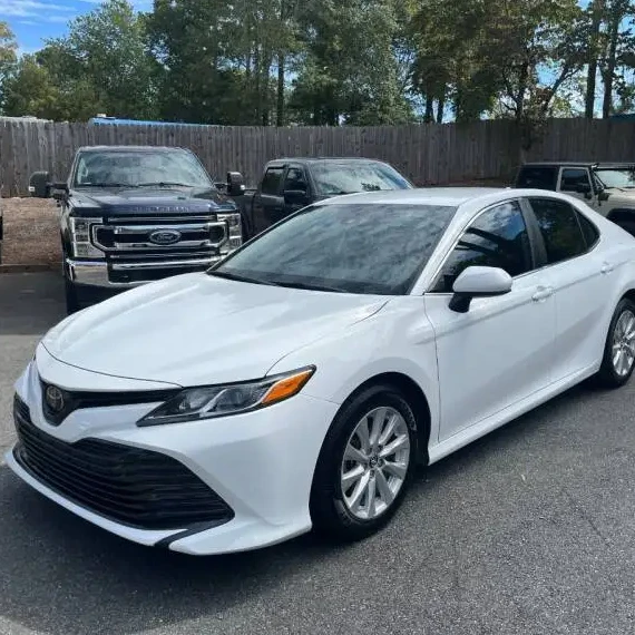 Номер один аккуратно использованная модель Toyotas Camry 2019 100% идеально работает