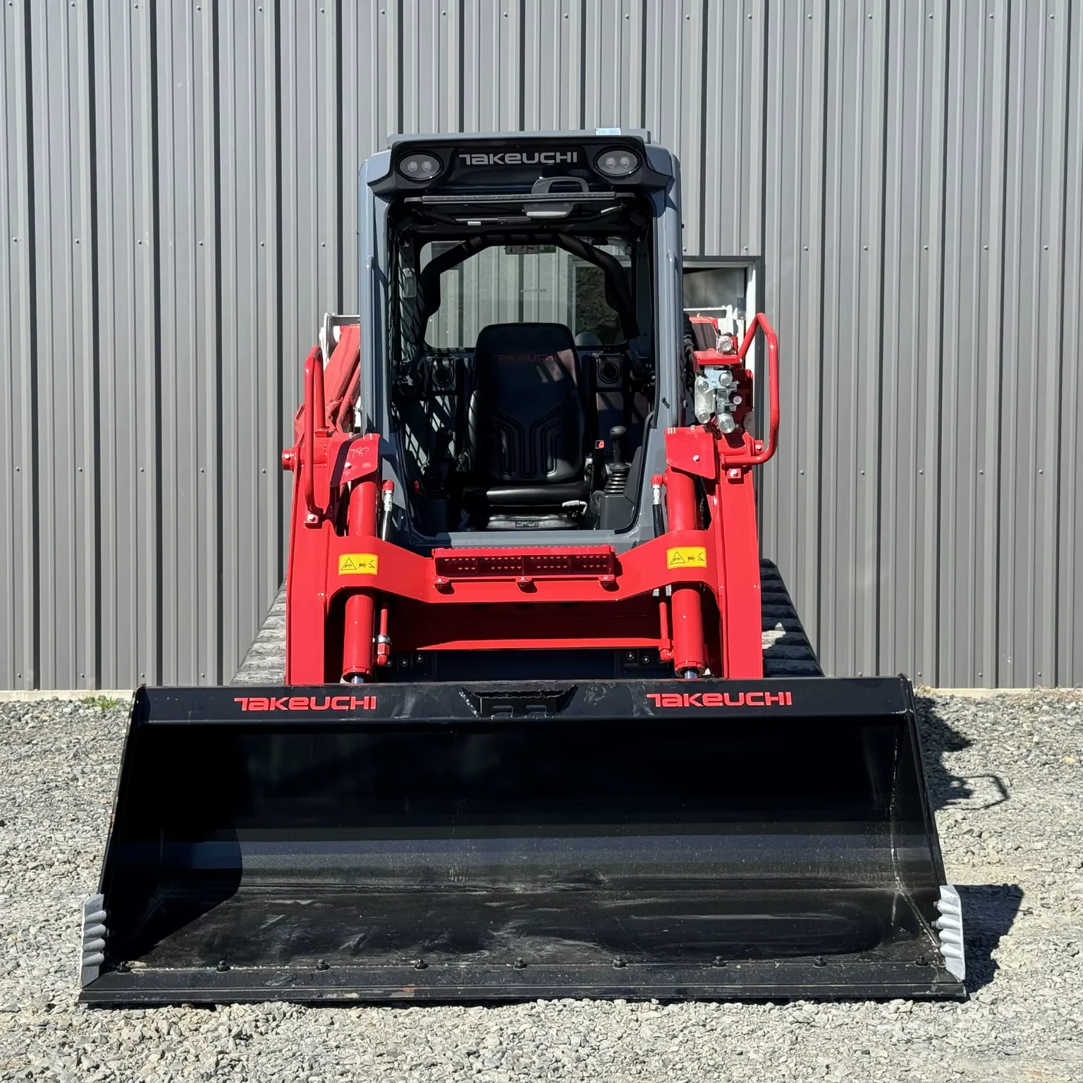 2024 гусеничный погрузчик TAKEUCHI TL12R2