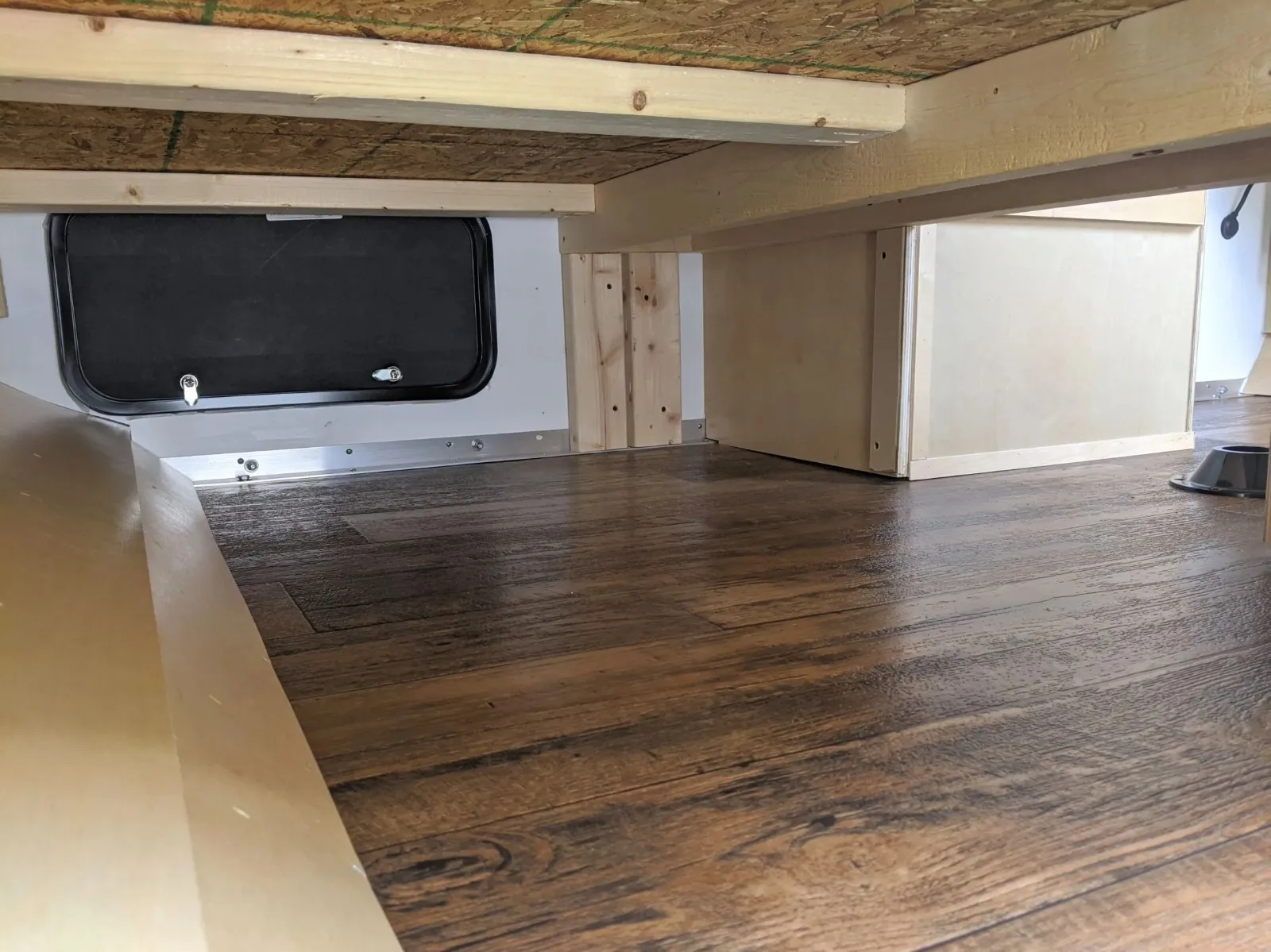 2024 Standard Luxury Caravan Camper Trailers / 4x4 Outdoor RV Camping Caravan Truck / Camper Van Off Road Expedition Truck