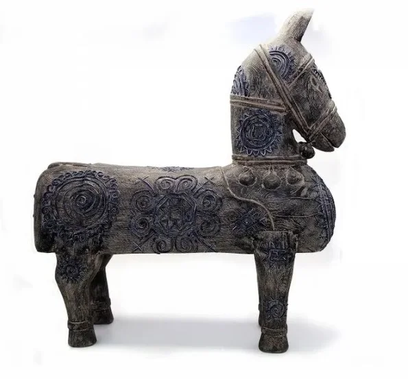 Decorative Items Home Decor Handicraft Traditional Style Package Low MOQ Big Wooden Horse Wearing Brocade Hand-Drawn Wax Cloth